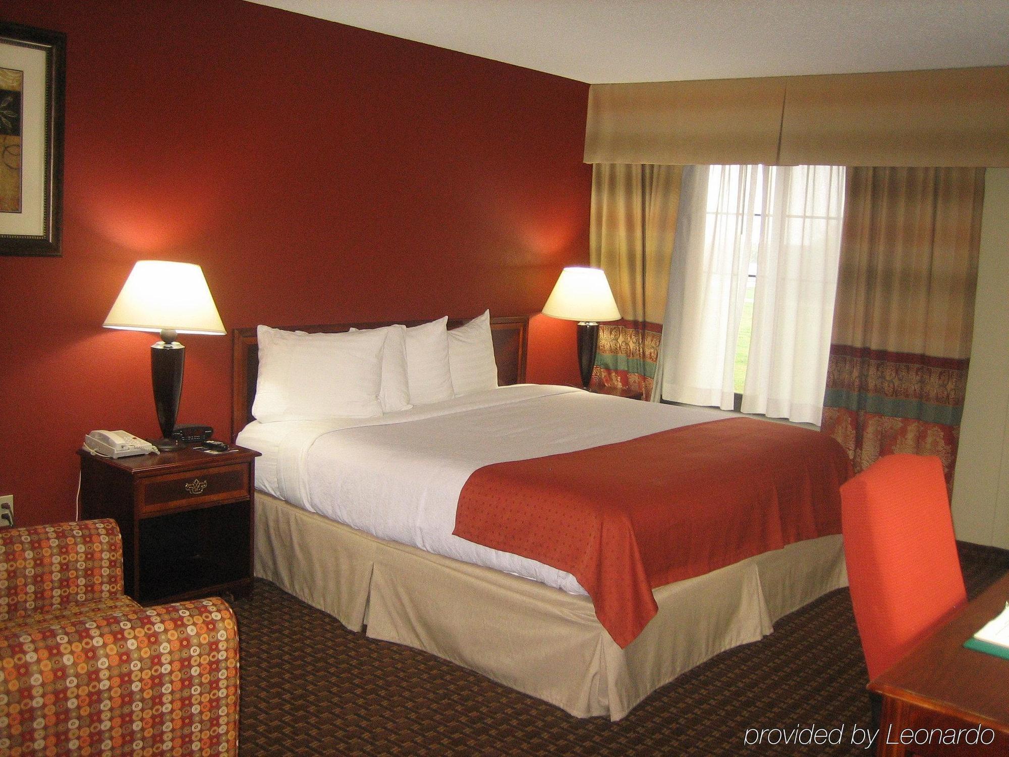 Holiday Inn Hotel & Suites Owatonna Phòng bức ảnh
